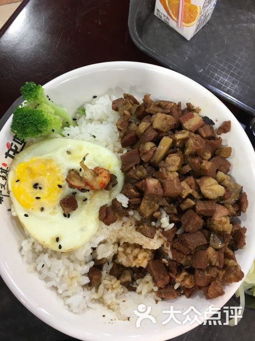 郑文琪龙虾盖浇饭(西安路店)图片 - 第1张