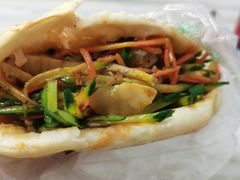 夹张飞牛肉-小陈方酥锅盔(古城总店)