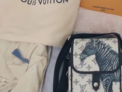 -聚云奢二手奢侈品黄金手表包包回收·中古店(三里屯总店)
