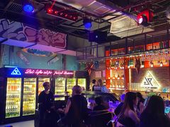 -UP嘻哈酒吧(粉巢店)