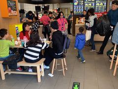 等位区-麦当劳(燕顺路店)