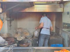 -艾力江和田馕坑烤肉店
