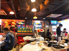 大堂-鲜入围煮花胶鸡海鲜火锅