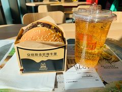 安格斯MAX厚牛培根堡-麦当劳(普陀香溢花城店)