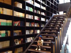 -钟书阁(松江泰晤士小镇店)