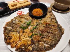 -肥肥虾庄·金牌油焖大虾(首义路店)