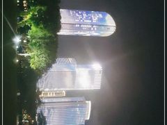 -万绿园