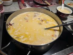 -尚尚仙·酸汤猪手·猪肚鸡火锅(华联万柳购物中心店)