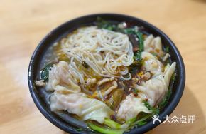 Pickled Vegetable and Pork Shred Rice Noodles