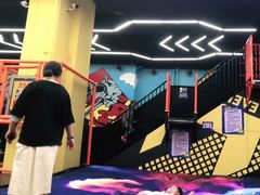 -爱蹦iBOON蹦床运动馆(江汉店)