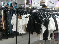 -三福时尚(三峡广场华夏银座店)