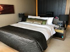 -上海滴水湖皇冠假日酒店