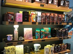 零售区-星巴克(宁波东门银泰店)