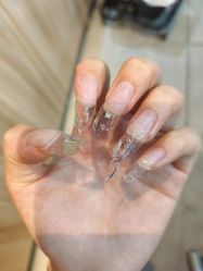 -灰姑娘美甲美睫馆