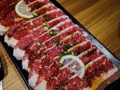 柠檬香草黑椒牛五花-小米烤肉-泥炉炭烤(常营店)