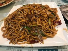 -沙枣树辣子鸡•新疆家常菜(喀什西路店)