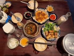 -Cục Gạch Quán