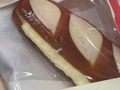 斑斓椰香黄油碱水棒-PAOPAO Bakery&Café(港汇店)