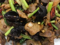 辣炒鸡珍-八两八金·莱芜特色炒鸡(市南漳浦路店)