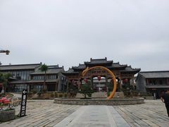 -雪山彩虹谷景区