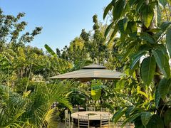 -茅草房·河畔园林火锅