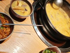 -一朵菌·野生菌探索家火锅(南亚店)
