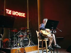 -TZ House音乐现场(来福士中心店)