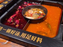-老牌坊云南鱼豆花火锅(爱建店)