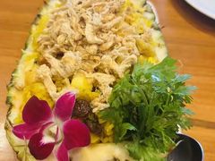 -Chom Cafe and Restaurant