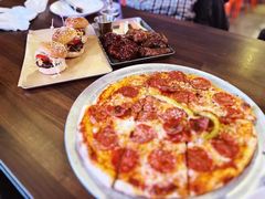 腊肠披萨-CAGES凯吉思西餐厅运动乐园(静安店)