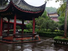-峨眉山报国寺