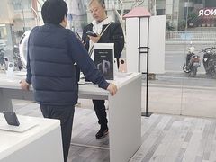 -荣耀授权专卖店(黄浦浙江中路店)