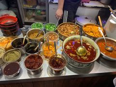-爆炸头阿姨小四川正宗川味小吃(无任何分店)