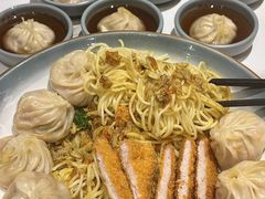 -馋三尺蟹粉小笼(人民广场店)