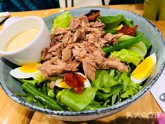 金枪鱼色拉配鸡肉-Wagas沃歌斯(富力广场店)