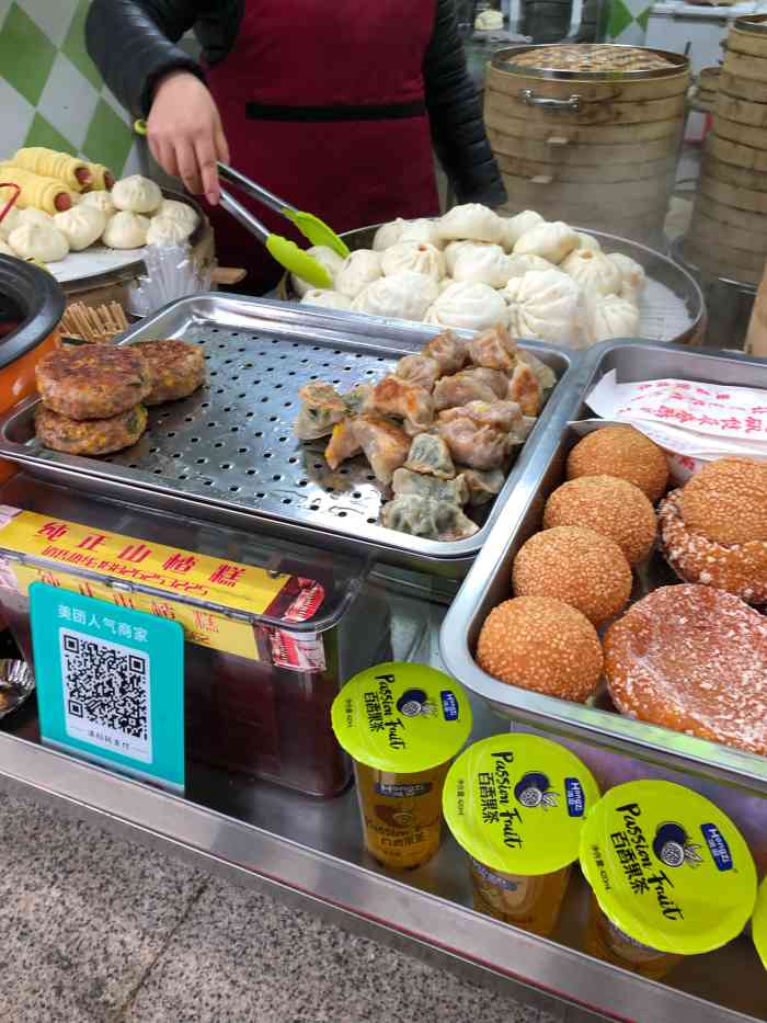 小霞包点(东晓南店)-"我喜欢中式包点,特别是青菜包和红糖馒头,.