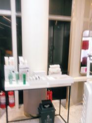 -PE SALON 