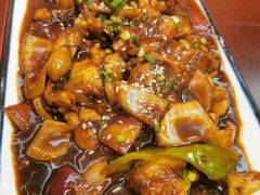 本帮酱爆牛蛙-虾弄弄海派小龙虾·牛羊蝎子火锅