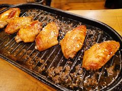 料理烤焦香翅中-老东镇啤酒屋海鲜加工·蒸汽海鲜·海鲜烧烤(台东店)