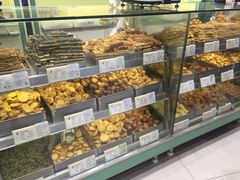 面包甜点陈列柜-上海哈尔滨食品厂(淮海中路店)