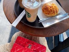 -星巴克(武汉金色港湾店)