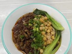 红烧牛肉面-方城服务区餐厅