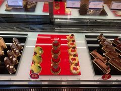 -Salon de The de Joel Robuchon(外滩18号店)