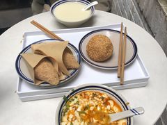 -正南齐北·老街糯米团(洪崖洞店)