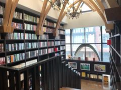 -钟书阁(松江泰晤士小镇店)