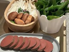 -左庭右院鲜牛肉火锅(金山万达店)