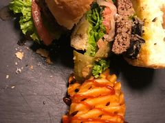 -HIGH FIVE哈福手工汉堡(桂林路店)