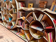 -钟书阁(群光广场店)