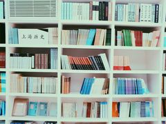 -钟书阁(松江泰晤士小镇店)