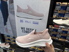 -百年港湾奥特莱斯(香炉礁店)